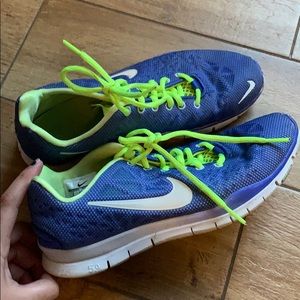 Size 8 but run small if you are a 7 1/2 these fit